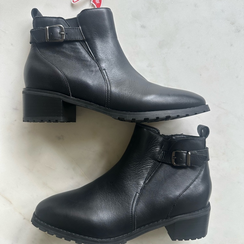 Blondo Sullivan Waterproof Black Leather Ankle Boots. Size 8.5 NWT